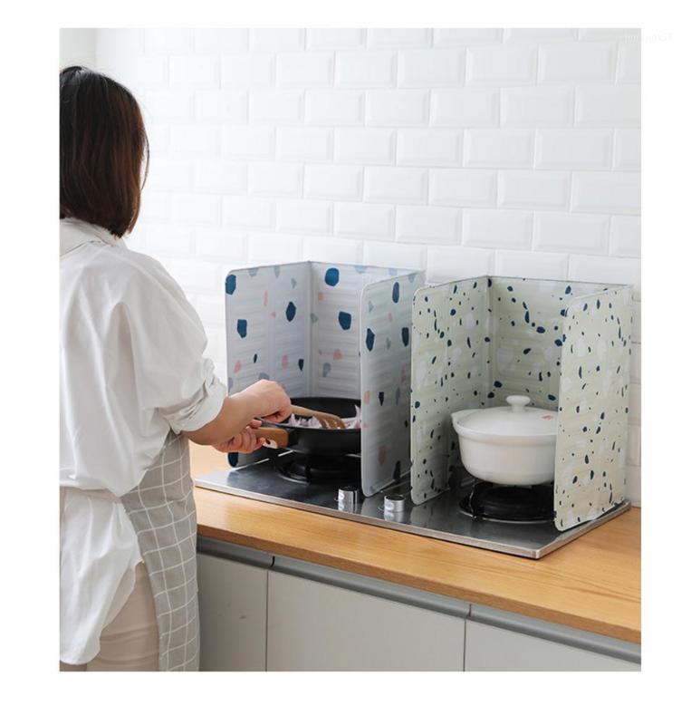 

Oil Splash Guard Geometric Printed Aluminum Foil Oils Block Barrier for Stove Cook Anti-splashing Baffle for Kitchen Utensils1