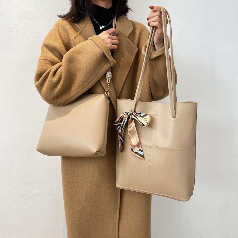 

2021 Designer Composite Women's Shoulder Bag Pu Leather High Capacity Elegant Silk Scarf Decoration Handbags, Black