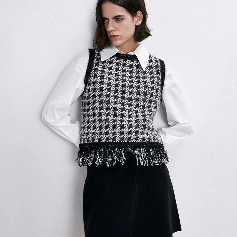 

2021 Autumn Winter Women Tassel New Plaid Pullovers Warm Sleeveless O-neck Vintage Tops Lady Sweater Vest Ky03