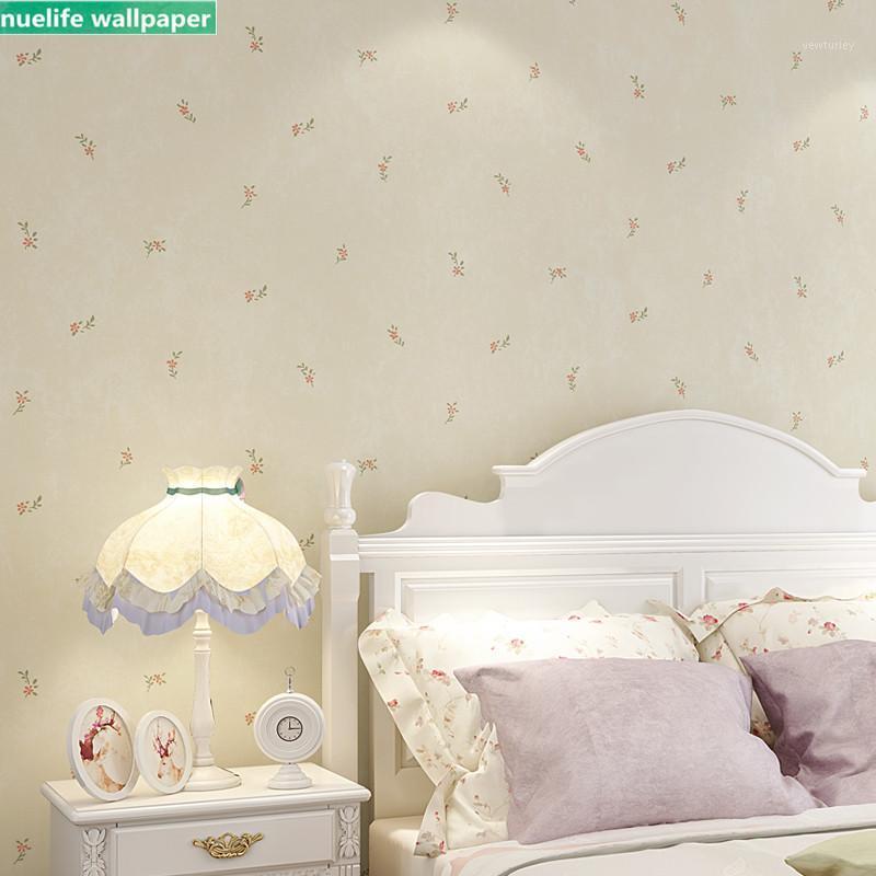 

Modern Korean pastoral non-woven wallpaper green small fresh flower pattern bedroom wallpaper American small floral1