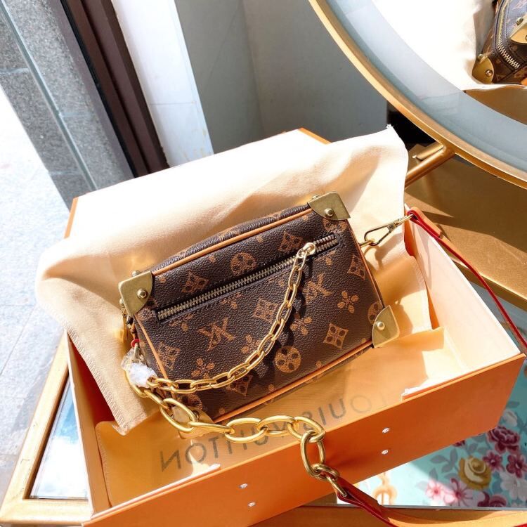 

Luxury Womens Leather Bags Small Box Bag One-Shoulder Crossbody Chain Retro Mobile Phone Soft Bag Mens Small Square Bag, Presbyopia