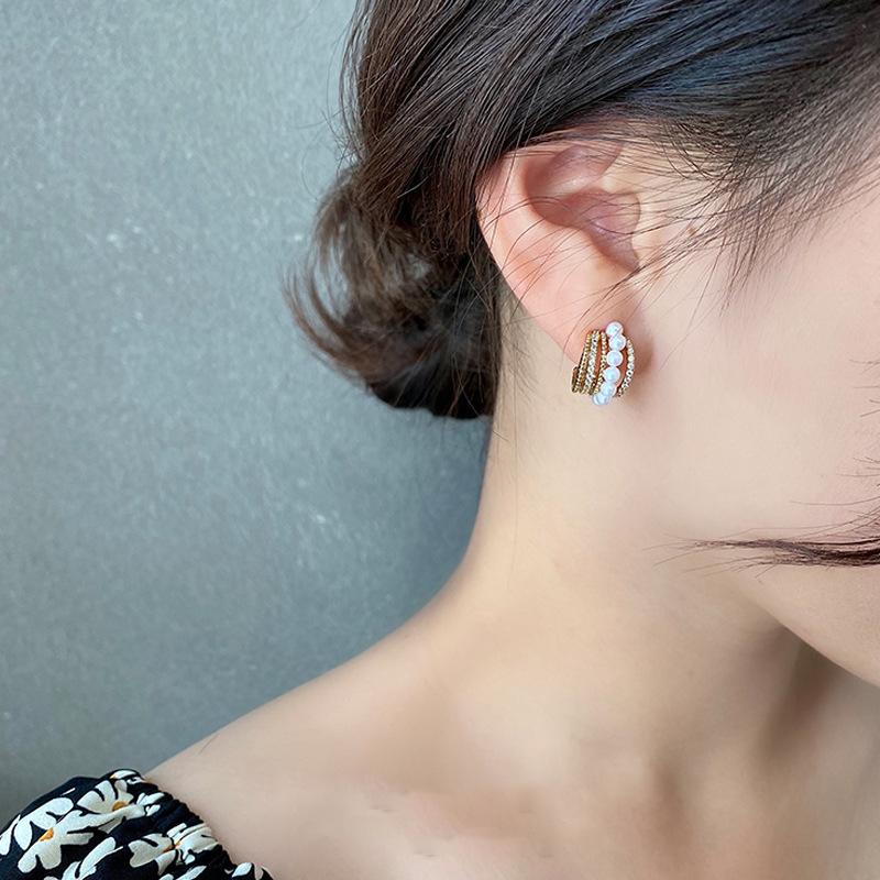

Korean Cool Imitation Pearl Multiple Round Piercing Earrings for Women Crystal Gold Color Small Circle Earrings Party Jewelry