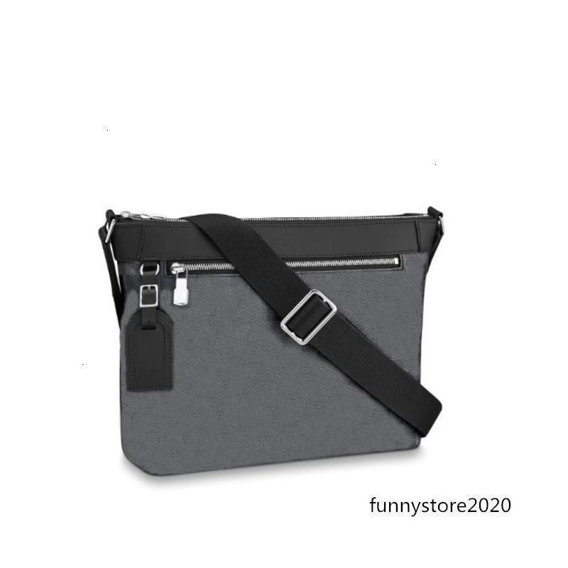 

20003 new! A messenger bag Soft leather smooth zipper perfect workmanship recommended by the owner