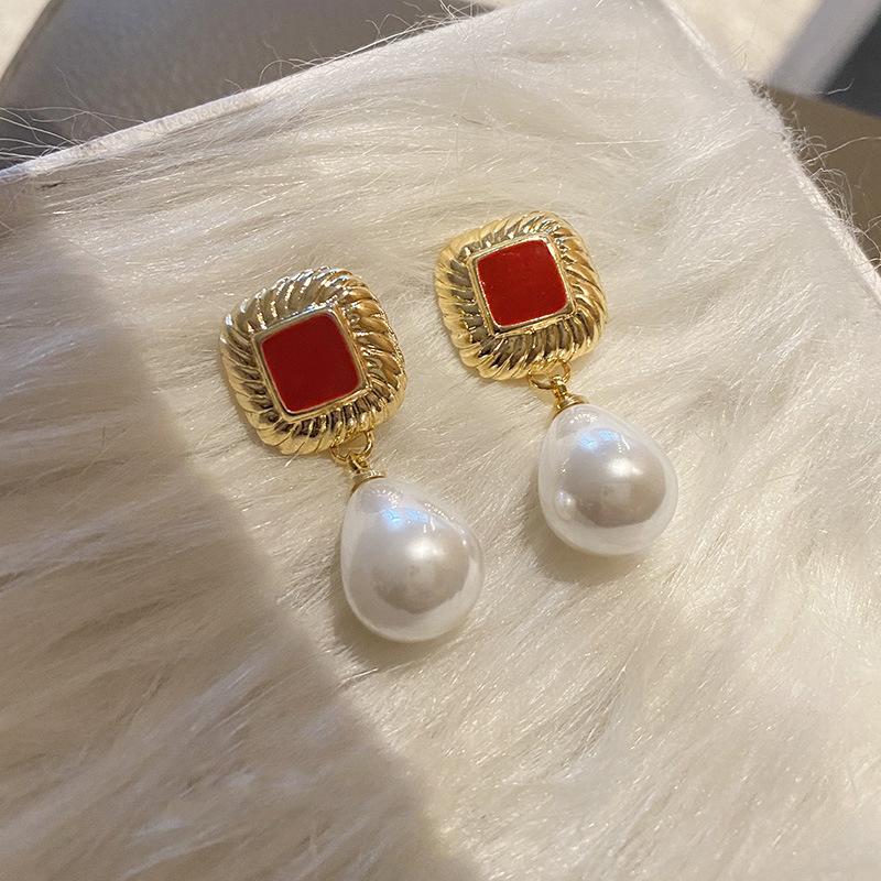 

Origin Summer Baroque Red Square Enamel Pearl Dangle Earrings for Women Vintage Waterdrop Earrings Wedding Jewellery Wholesale