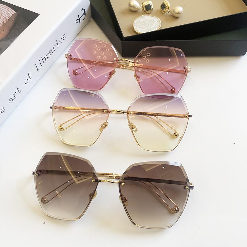 

MS 2020 New Diamond Sunglasses Female Imitation Rhinestones Gradient Color UV400 Women Sunglasses