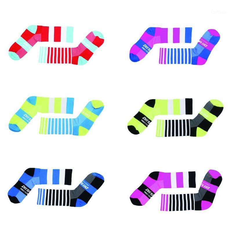 

Wholesale Sports Socks For Cycling Racing Running Basketball Socks (Patterns On The Left And The Right Are Different)1