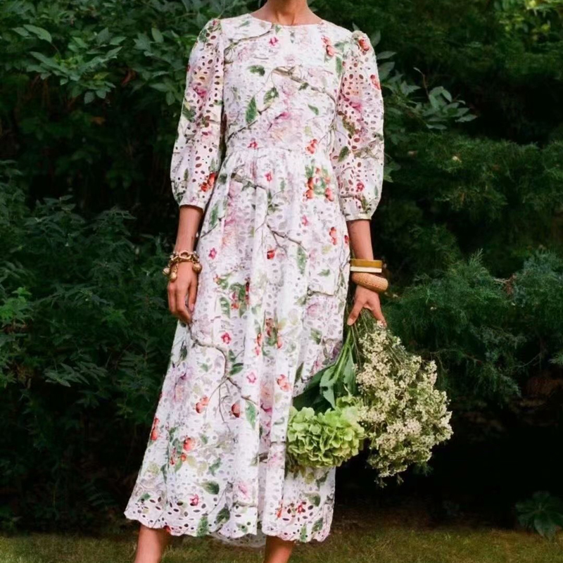

2021 Spring Runway New Retro-ethnic Style Printing Hollow Flowers Long Sleeves Thin Temperament Mid-length High Quality B70i, Multiple