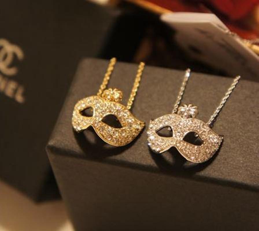 

Women's Multi- Crystal Necklace Fashion Women's Necklace Rhinestone Inlaid Masquerade Mask Chain Link