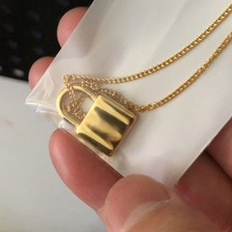 

Lock necklace woman stainless steel 45cm gold pendant jewelry on the neck Valentine Day Christmas gifts for girlfriend wholesale
