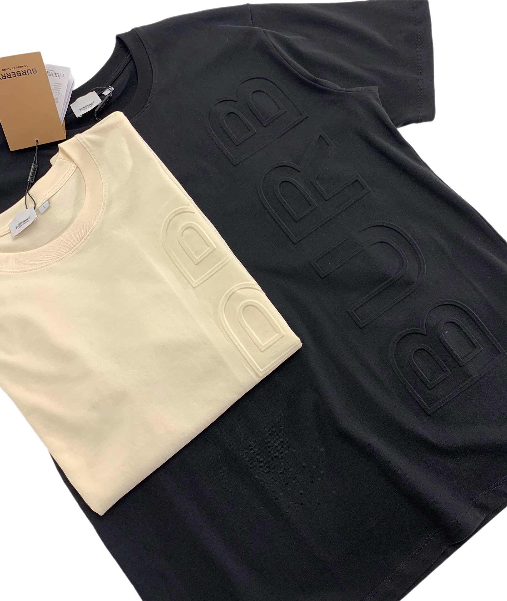 

Burberry Mens Designers T-Shirts tee Emboss letter short sleeve Man Crew Neck paris Fashion Streetwear Black white xinxinbuy XS-L, Multi