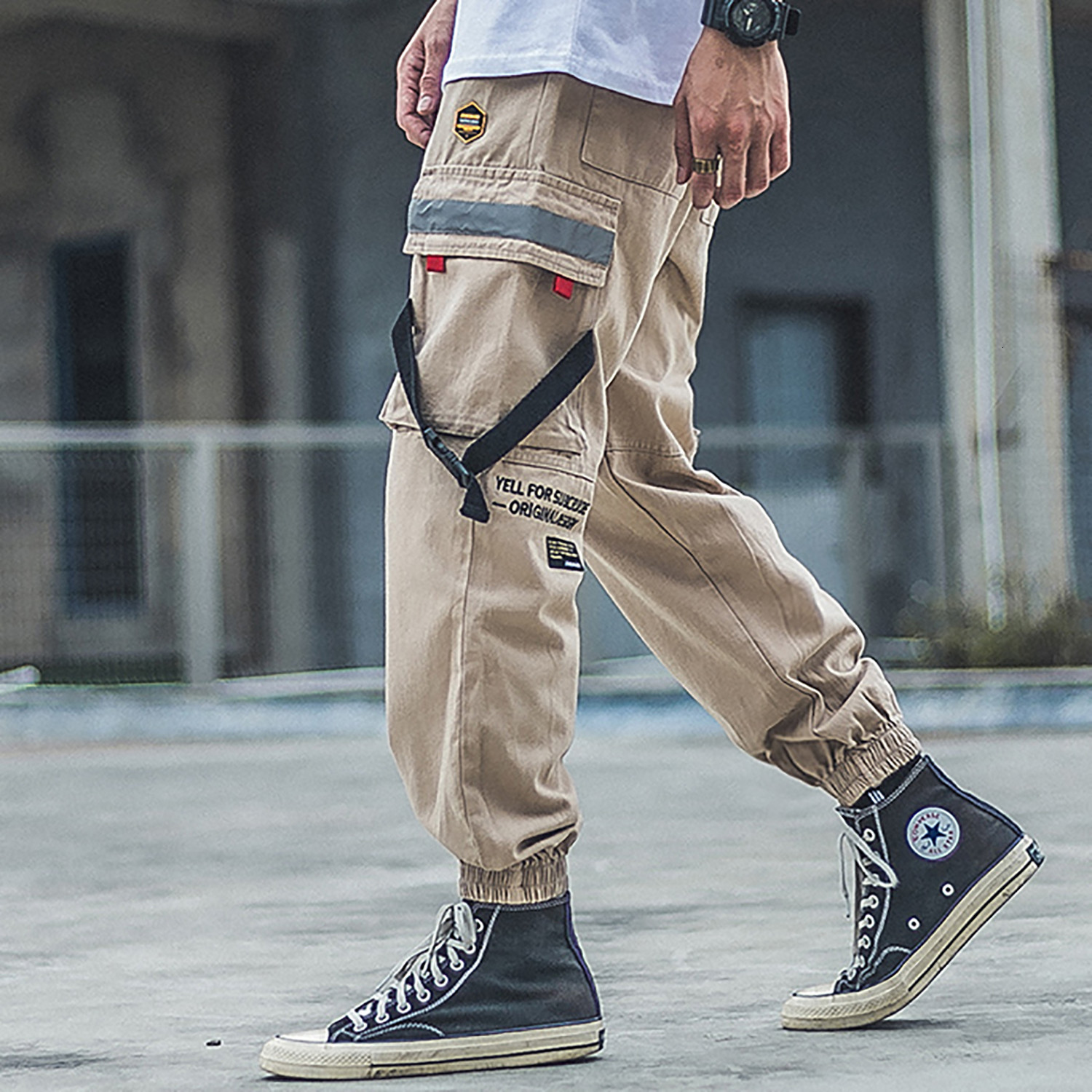 

2021 New Multi Pocket Men's Hip Hop Sports Pants 70ua, Apricot.