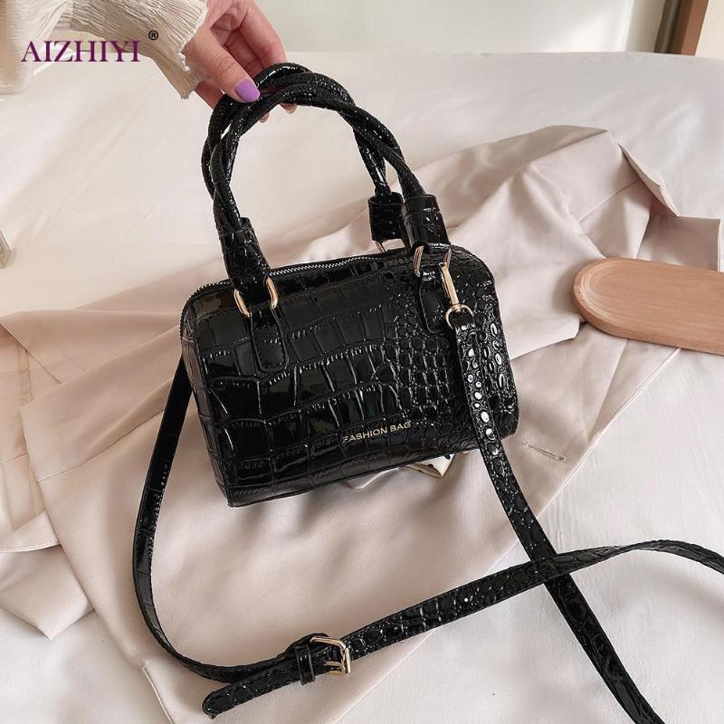

Vintage Solid Color Purse Women PU Leather Crossbody Tote Bag Fashion Alligator Pattern Street Commuter Crossbody Handbag, Black