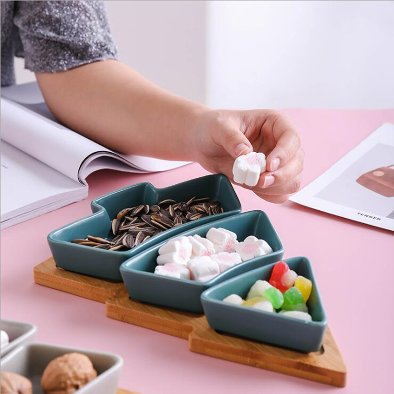 

2020 Christmas Tree Snack Plate Ceramic Dessert Special Dishes Tableware Fruit Plates 3 Grids With Wooden Pallet Candy Dish