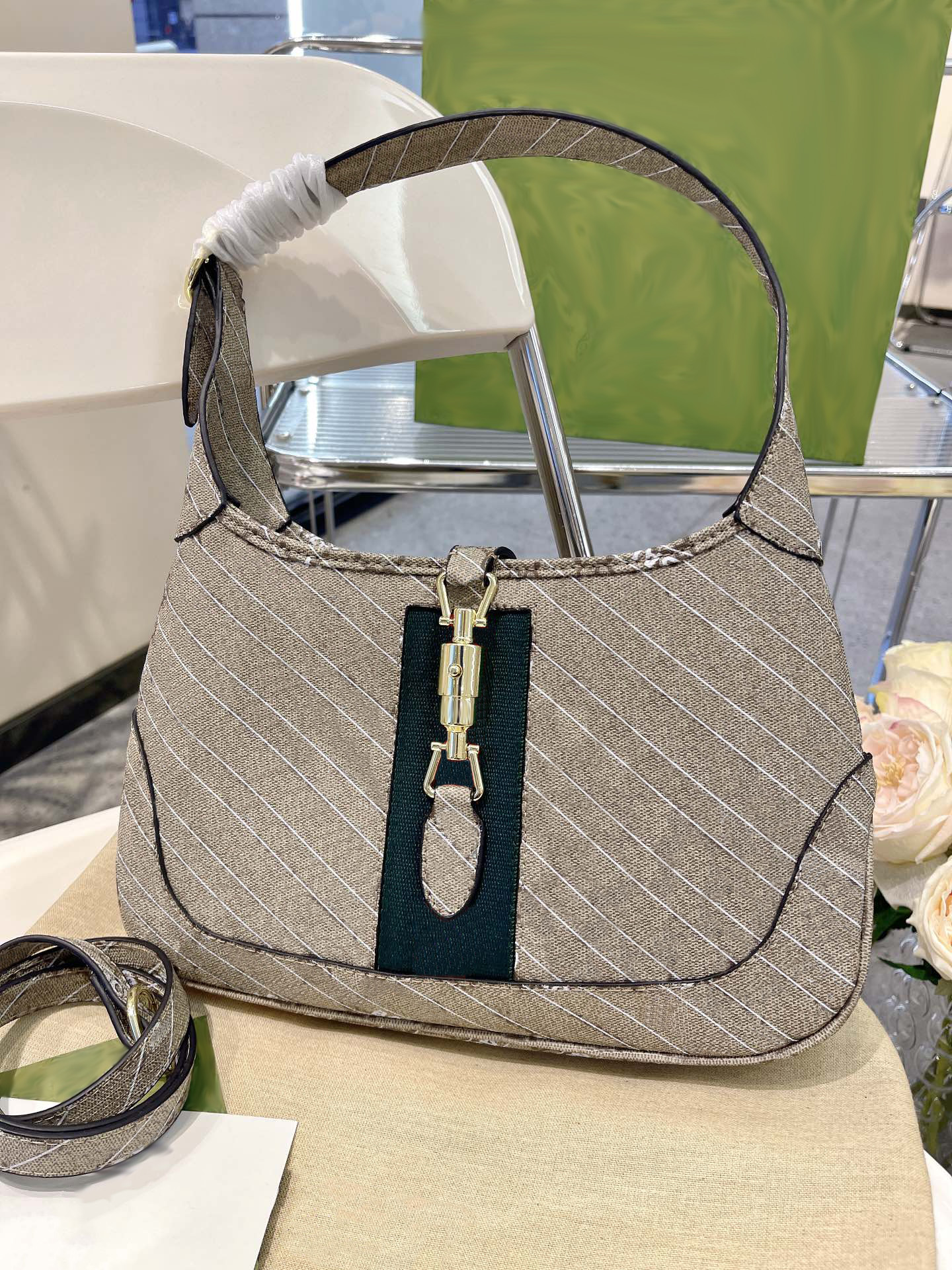 

collaboration Joint new ladies handbag messenger bag jackies shoulder bags chain Co branded bag, I need see other product