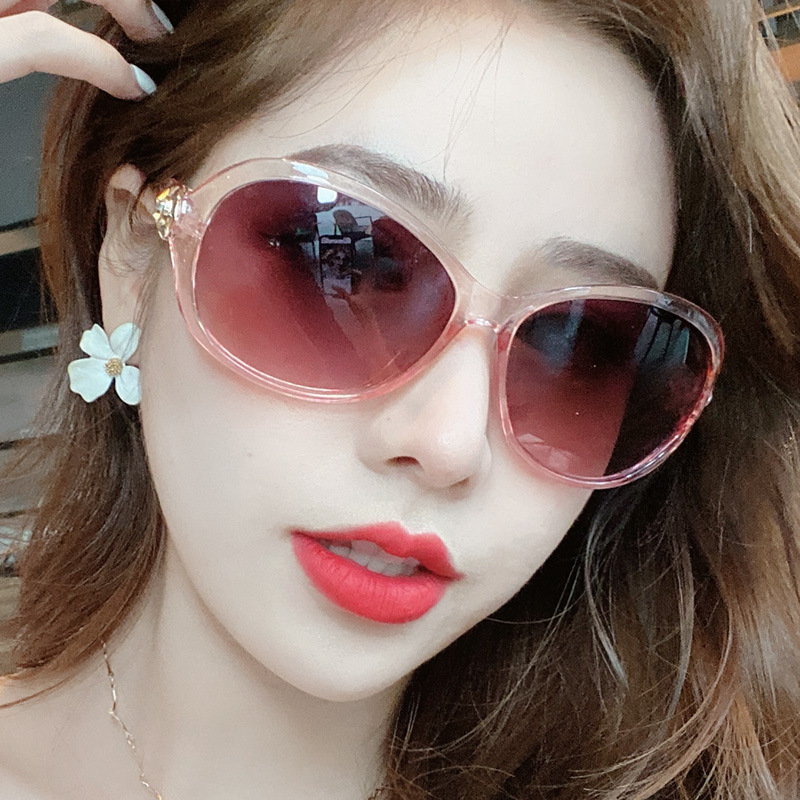 

Personalized Versatile Women Sunglasses Fashionable Popular Sun Glasses Holiday Glasses Large Frame Sunglasses UV-proof Glasses