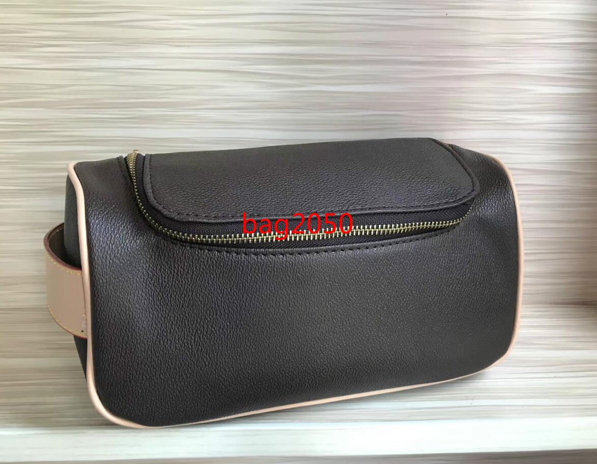

2021 High-end quality men travelling toilet bag fashion women wash bag large capacity cosmetic bags makeup toiletry bag Pouch wallet, Black checkered