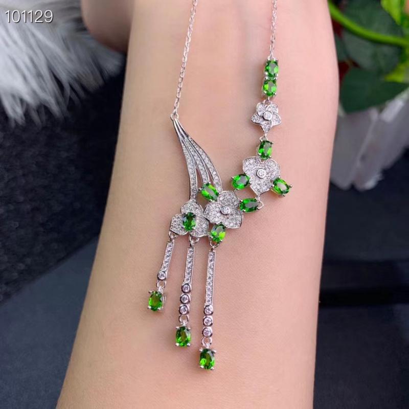 

Natural green diopside gem necklace S925 silver natural gemstone necklace Luxurious Tassels Flower woman gift party jewelry