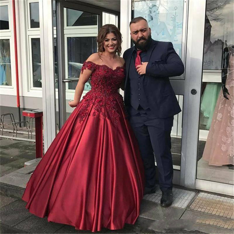 Plus Size Formal Quinceanera Dresses Ball Gown Burgundy Off Shoulder Sweetheart Lace Applique Beading Sweet 16 Satin Prom Evening Gowns