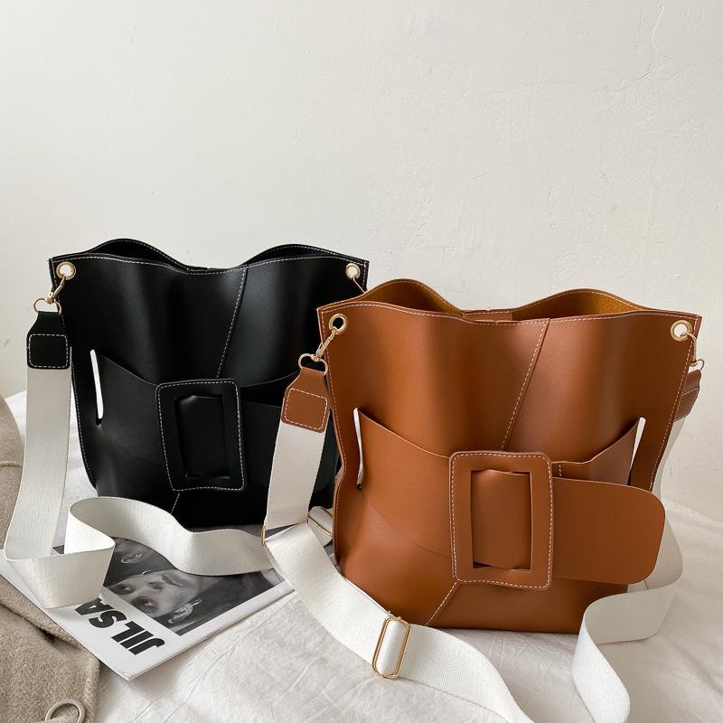 

Women's Popular Large-capacity Bag New Trendy PU Leather Fashion Shoulder Bag Messenger Crossbody Bucket Satchels, Black
