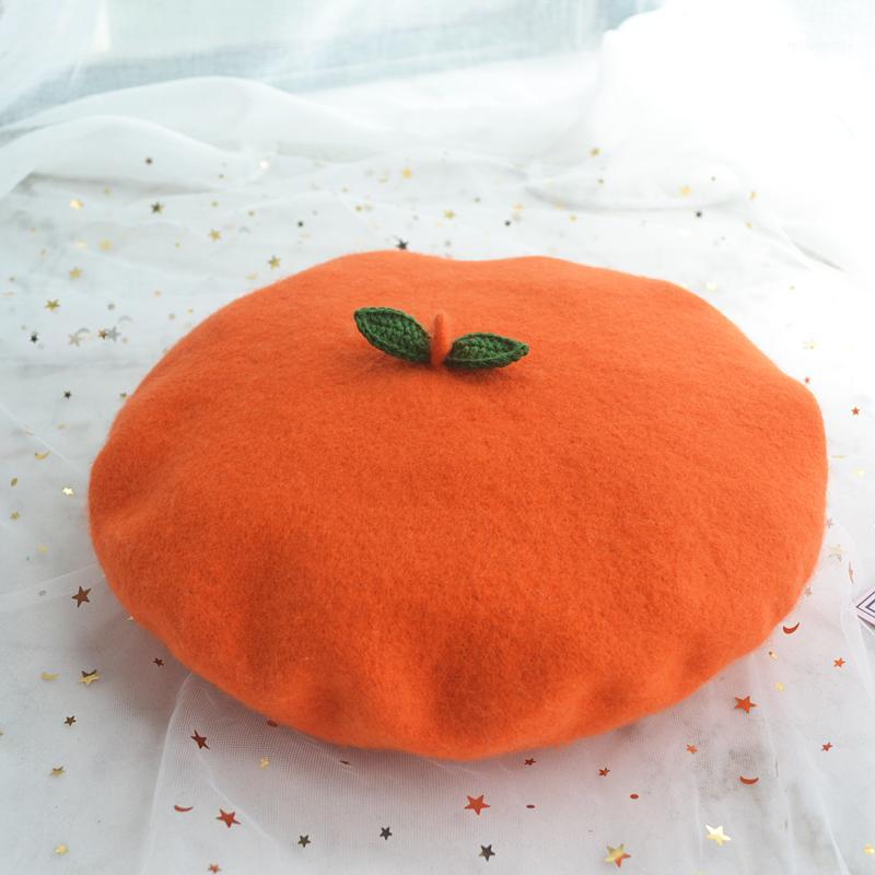 

A lovely orange ~ Japanese small fresh green leaves orange wool beret painter cap female autumn and winter1