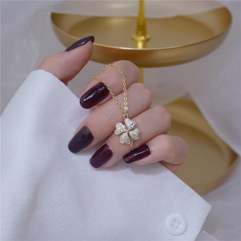 

Classic Luxury Cubic Zirconia Full Gold Pendant Necklace Woman Korean Exquisite Gold Chain Clavicle Chain Choker Jewelry Gift