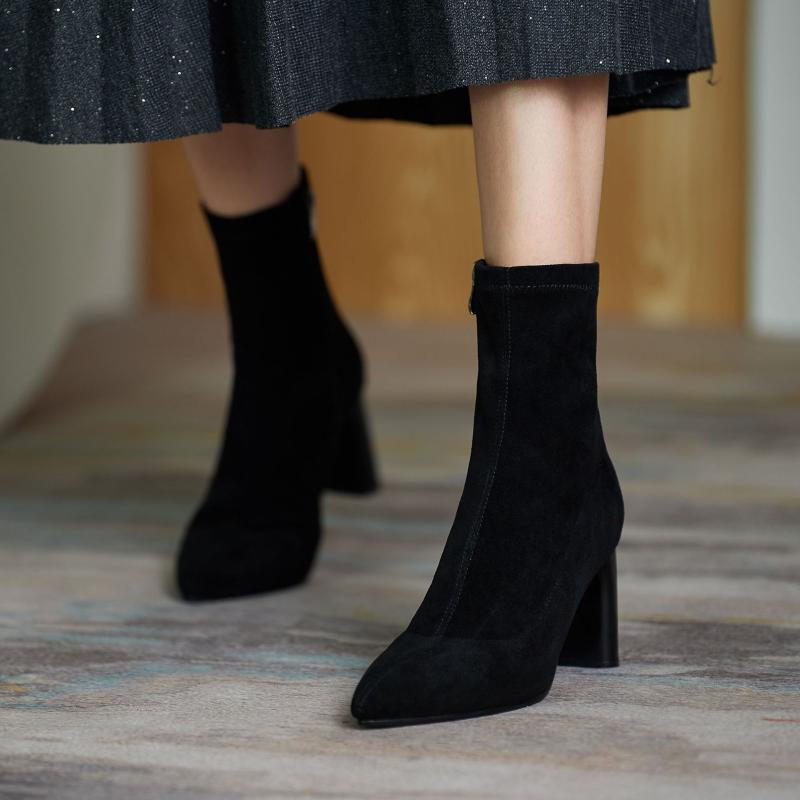 

thin boots 2020 autumn new skin Korean full leather elastic size thick heel short boot girl, Milky white