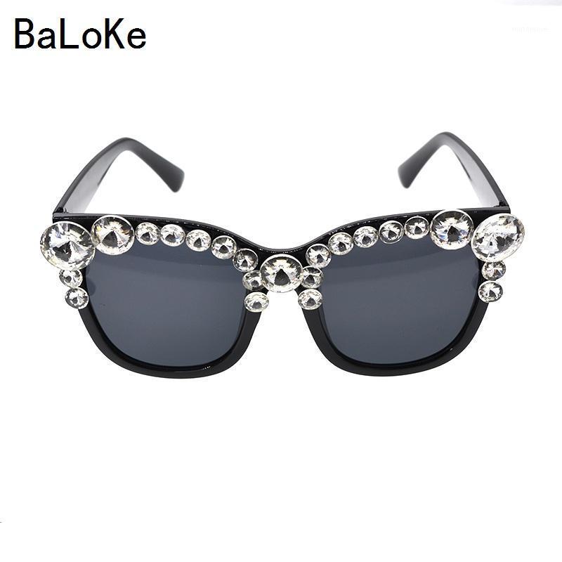 

European Style Handmade Exaggerated Crystal Decoration Black Sunglasses Women Crystals Oversize Sunglasses Female1