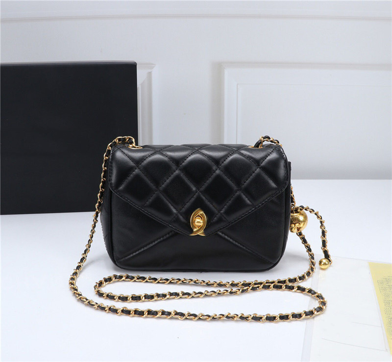 

New Global Free Shipping Classic Fashion Luxury Matching Leather Shoulder Bag Messenger Bag The best quality ladies handbag size 18cm, Black