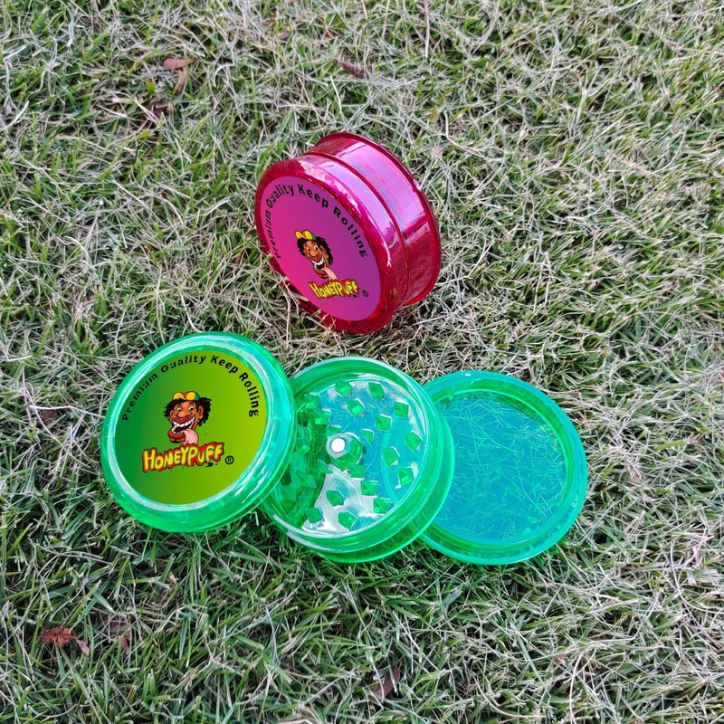 

Multi-color 3 layers plastic smoke grinder Plastic grinders diameter large Factory direct sale Retailable wholesale