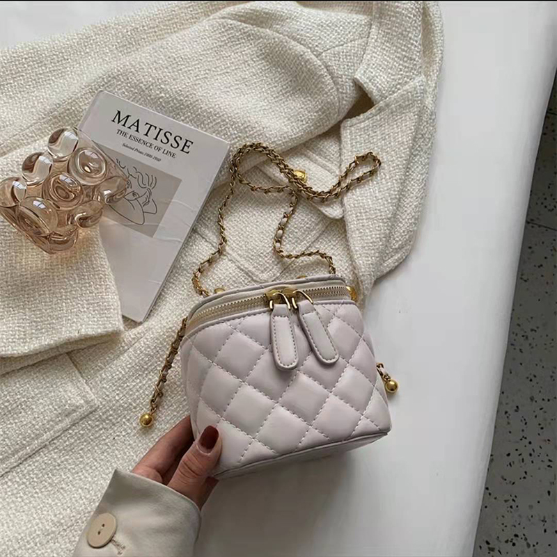 

designer Cross Body Luxury Fashion leather messenger bags for women Hand chain bag Diamond Lattice Shoulder Bags vanity case mini handbags b