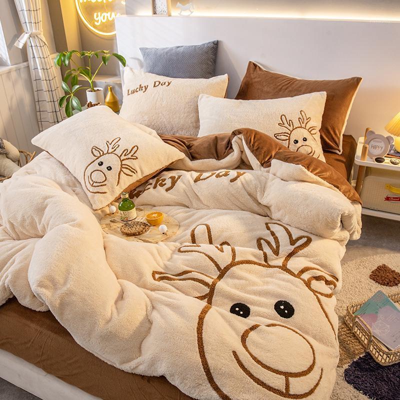 

4pcs Bear Elk Duvet Cover Single Queen King Size Bedding Sets Flat/Fitted Sheet Pillowcases1