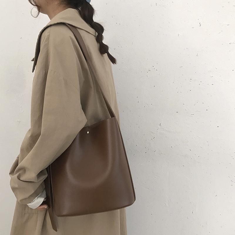 

Retro Large Capacity Women's Tote Bag Handbags 2021 New PU Leather Shoulder Bag with Small Storage for Woman, Coffee
