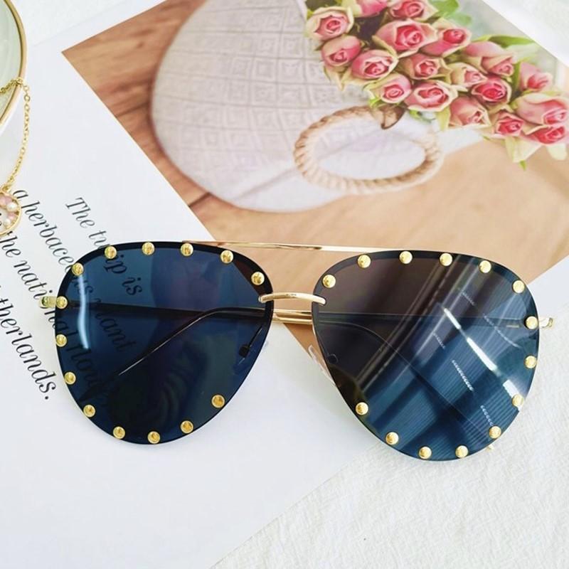 

Sunglasses HBK Fashion Rivet Pilot Goggle Women Men Blue Lens Metal Round Frame Brand Design Driving Eyewear Black Oculos