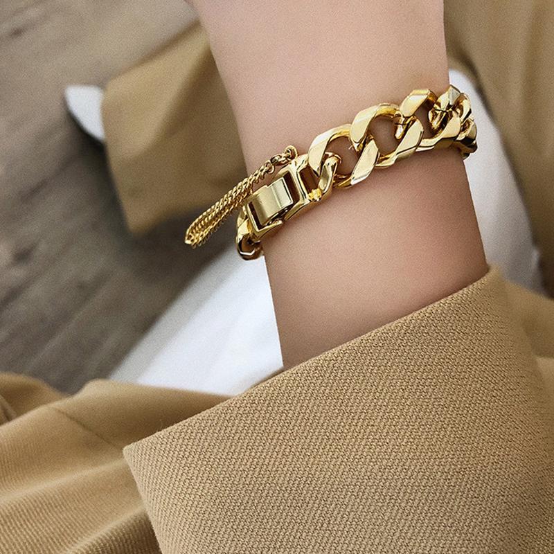 

AENSOA Men Simple Gold Silver Color Metal Curb Cuban Link Chain Bracelet for Women Minimalist Chain Pendant Unisex Wrist Jewelry