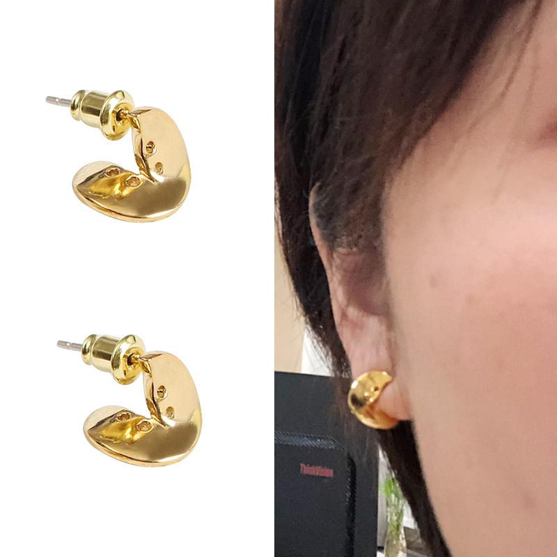 

Stud LONDANY European And American Niche Original Design Neutral Button Love Letter Earrings Personality Couple