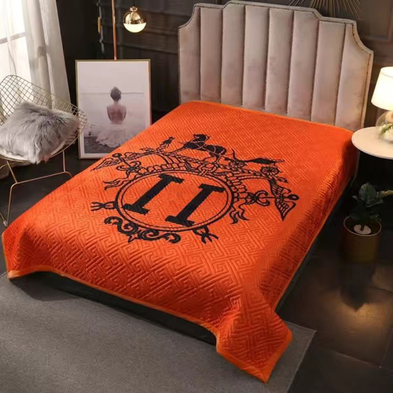 

Luxury Designer Fashion Blanket Letter Cashmere Blankets Crochet Soft Wool Shawl Portable Warm Plaid Sofa Travel Throw Copertura