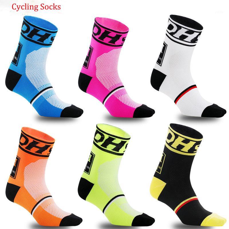 

2020 Anti Slip seamless Cycling Socks Integral Moulding High-tech Bike Sock Compression Bicycle Outdoor Running Sport Socks1