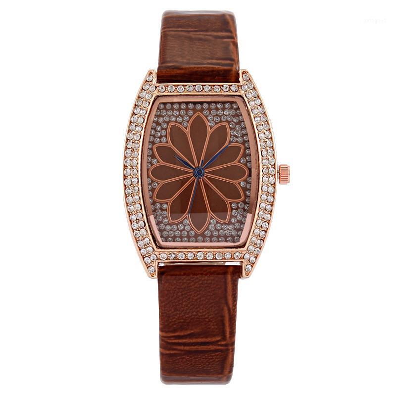 

Wristwatches Women's Ellipse Barrel Shape Dials Lady Quartz Watch Ball Bearing Quicksand Personality Fashion Full Drill WM11391, Brown