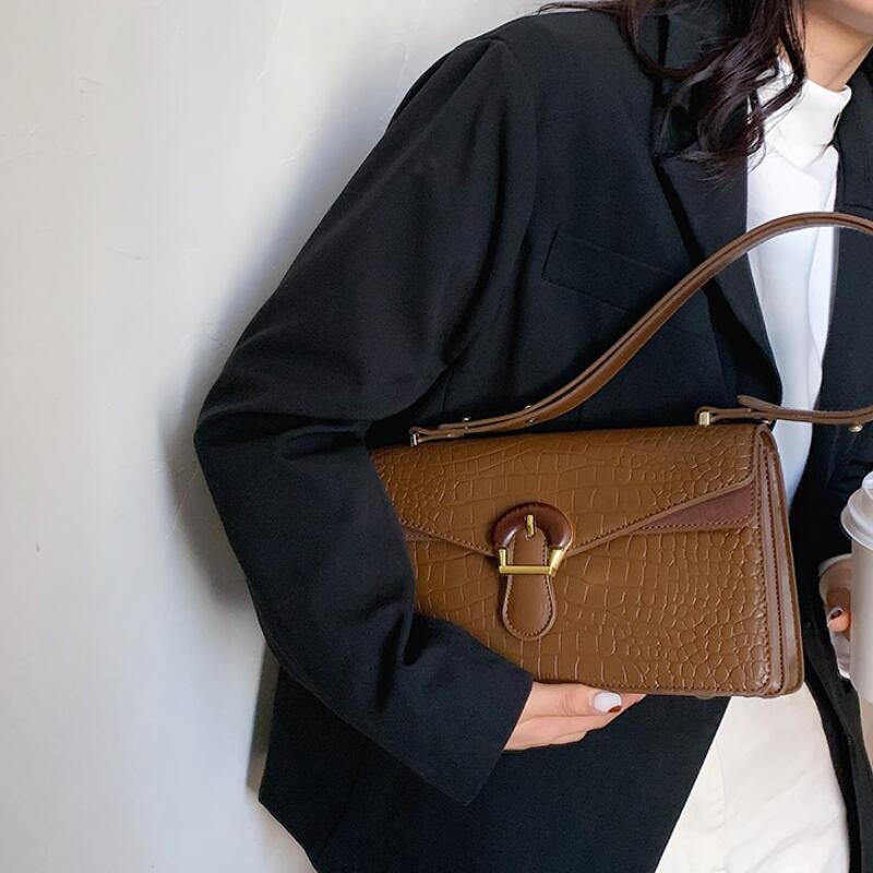 

High quality retro shoulder bag 2020 autumn and winter new temperament fashion women's designer crocodile pattern messenger bag, Black