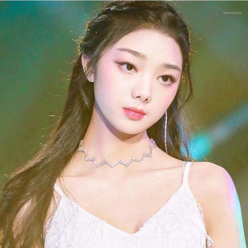 

Fashion women's Crystal Necklace simple style wave Necklace sweet girl pendant shiny Rhinestone banquet Jewelry1