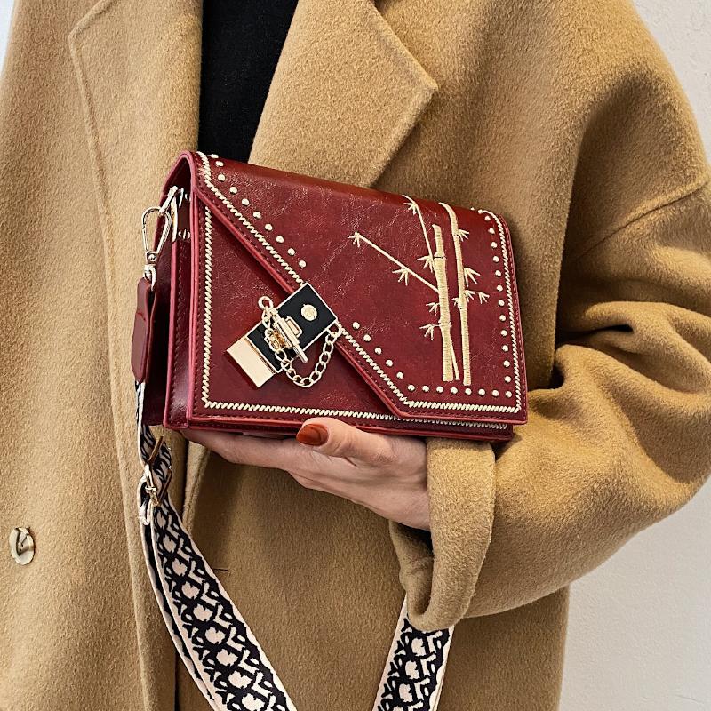 

Fashion Embroidery Leather Shoulder Crossbody Bags for Women Small Flap Purses and Handbags Designer Sac A Main, Red