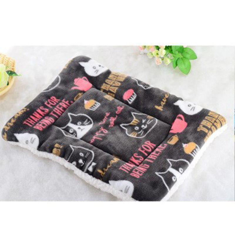 

Pets Ultra Soft Pet (Dog/Cat) Bed with Prints Reversible Fleece Crate Bed Mat, 01