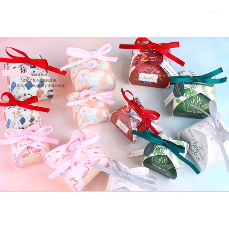 

25pcs European small fresh wedding supplies square candy gift box Christmas candy box christmas gift with handles1