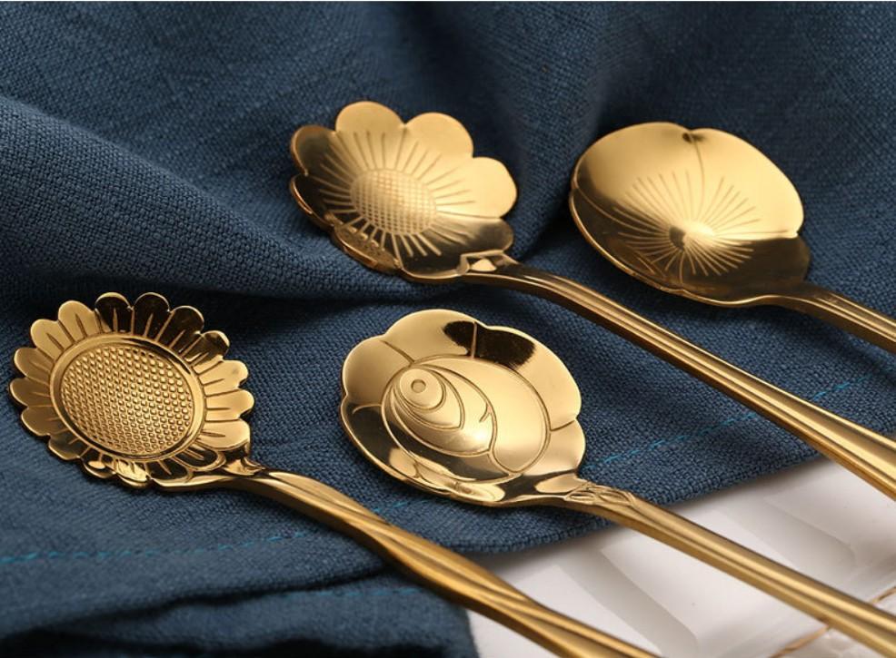 

Stainless steel spoon gift creative coffee spoon cherry blossom rose Golden flower kids small ladle gold flatware