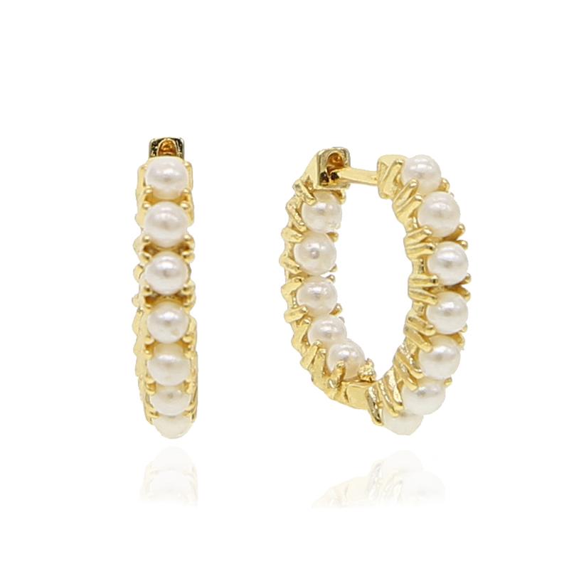 

Trendy women earring jewelry inSide round freSh Sea pearl ball bead huggieS Hoop earringS gold cz faShion european jewelry