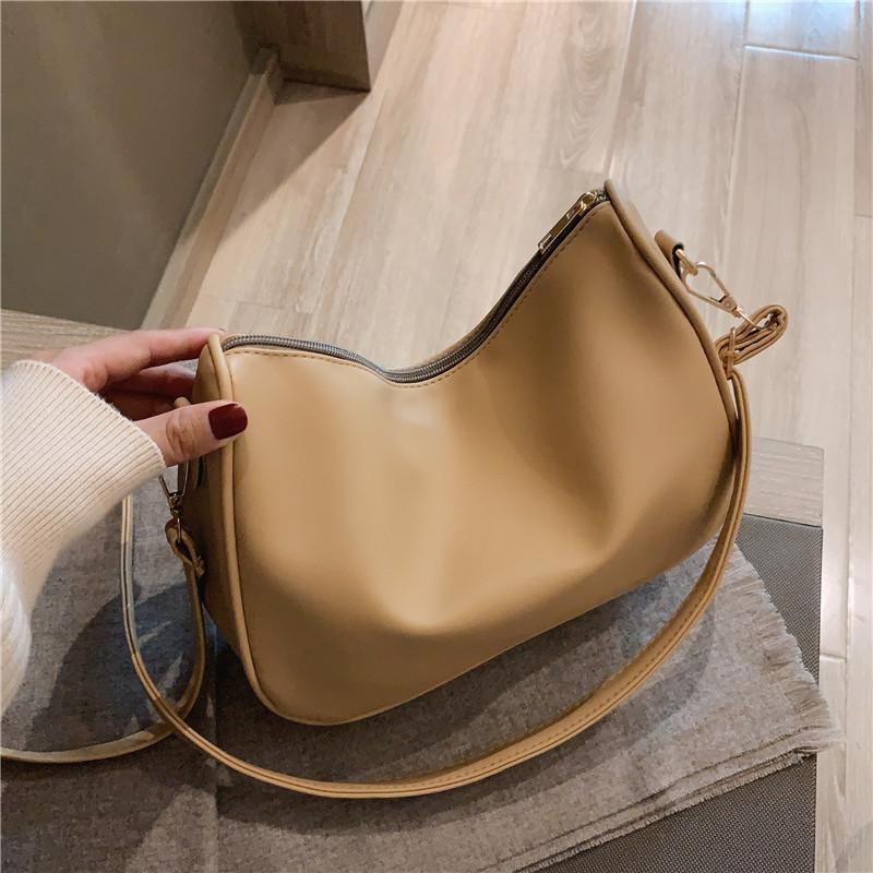 

Women's Stylish Retro Minimalist Trend Small Square Bag Large-capacity Sloping Bag Handbag PU Leather Mobile Phone, Black