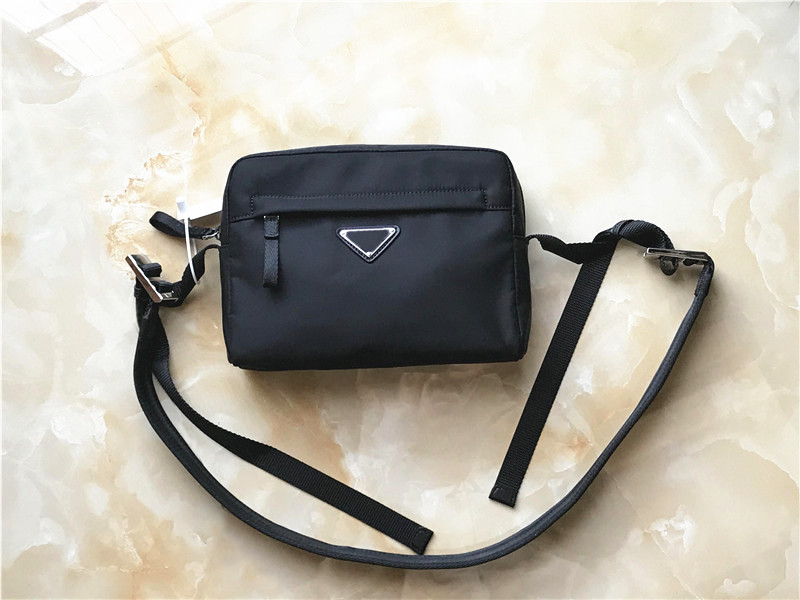 

Global Free Shipping Classic Luxury Bag Canvas Messenger Bag Shoulder Free Shipping Poor Bag The Best Quality Handbag Size 23cm, Make up the difference