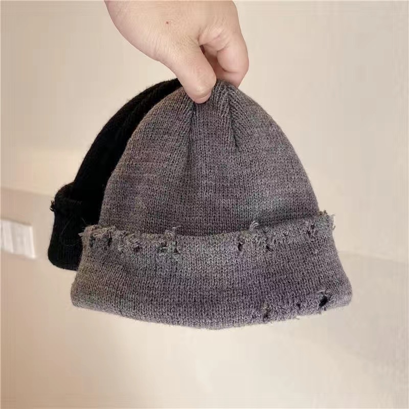 

Hot Sale Mens Hats Autumn and Winter Beanies INS Fashion Solid Color Thickened Warm Knitted Wool Hats Perforated Hat