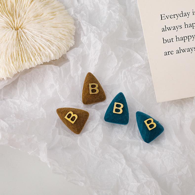 

Stud Arrival Fashion Personality Geometric Triangle Velvet Letter B Earrings For Women Girls Trendy Ear Jewelry Brincos