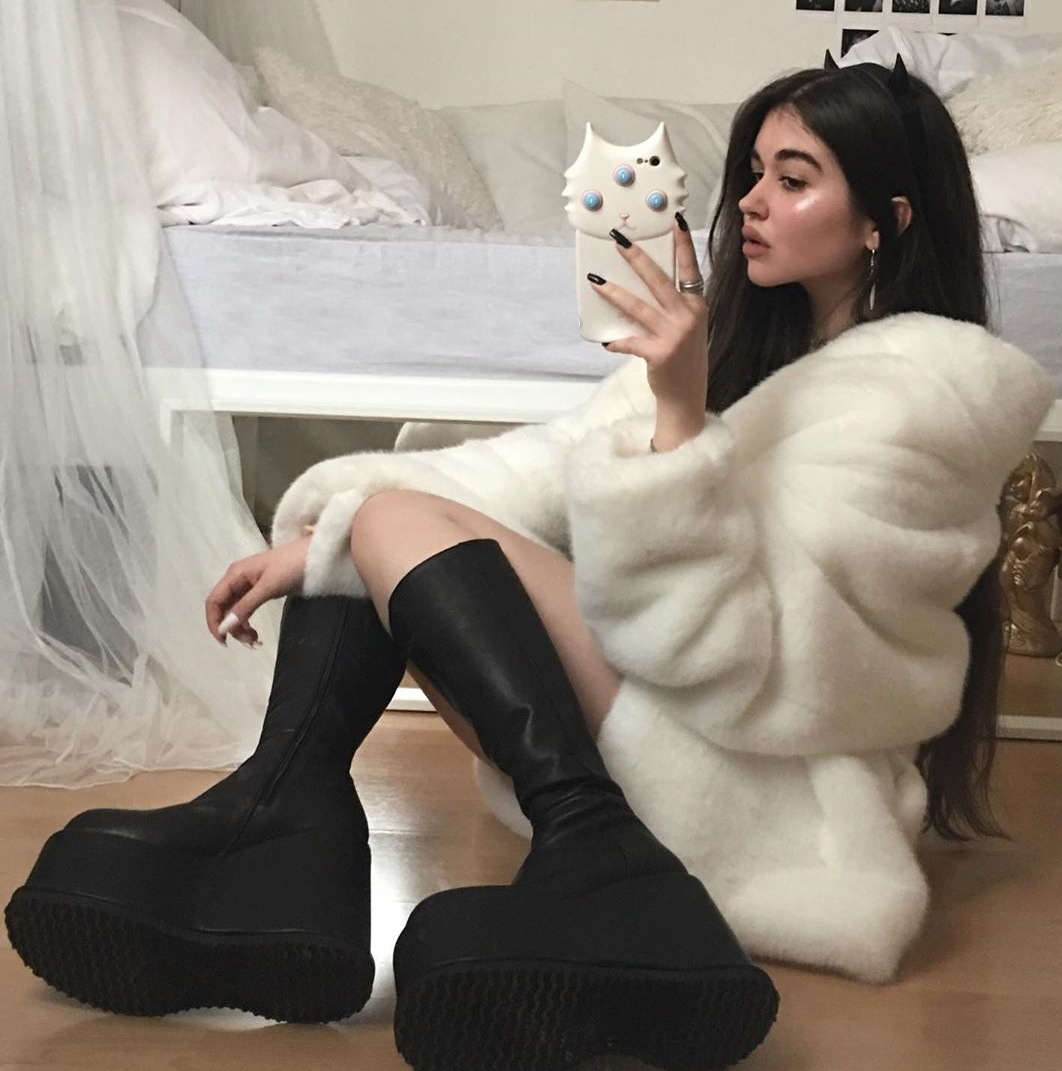 

2022 European new design fashion women' white color cotton-padded liner warm thickening faux fur medium long coat parka casacos SML